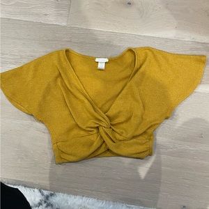 Small mustard yellow cropped vneck tshirt sweater